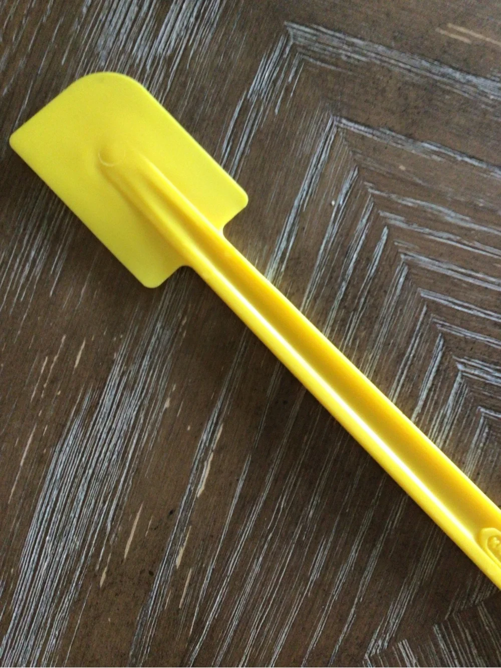 Vintage Kraft Yellow Plastic Jar Scraper Spreader Spatula MCM Kitchen 8.5”